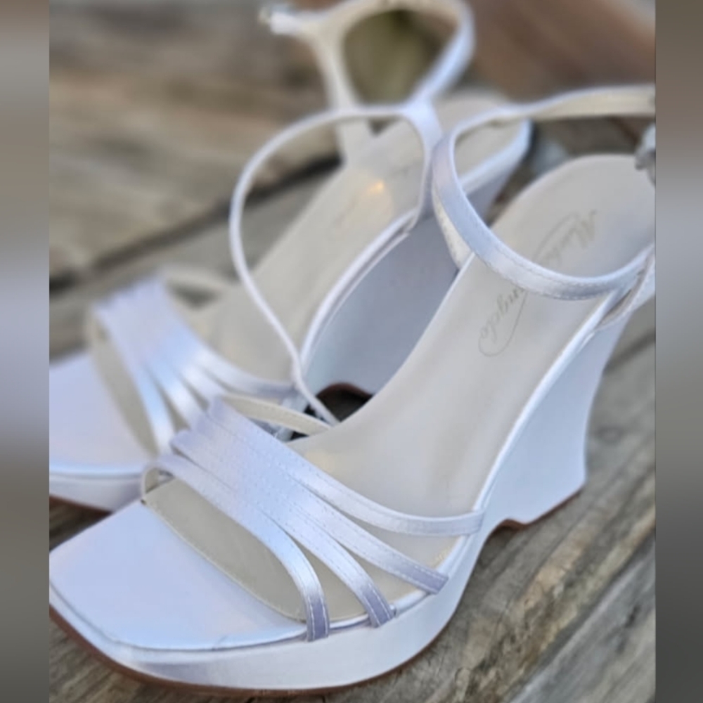 DAVIDS BRIDAL MICHAELANGELO SATIN WEDDING HEELS SIZE 6
